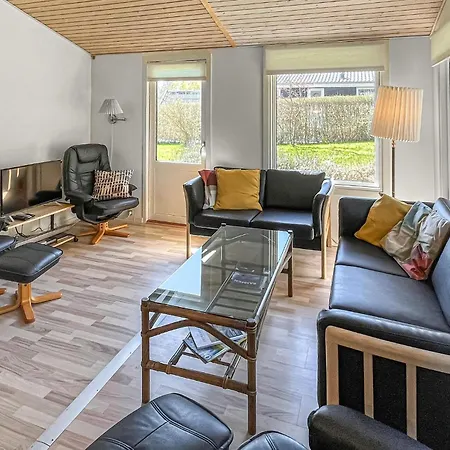 3 Bedroom Beautiful In * Hørve