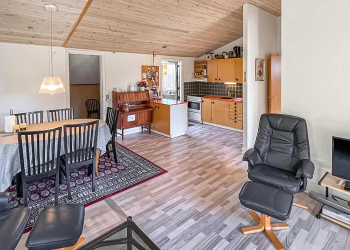 3 Bedroom Beautiful In Дом отдыха